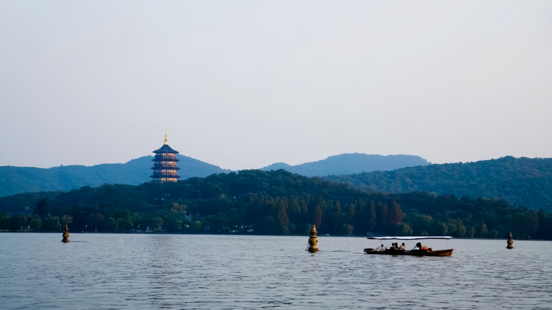 西湖的历史由来你知道吗？这片湖的灵魂究竟是什么？跟着古人游西湖更有意思！