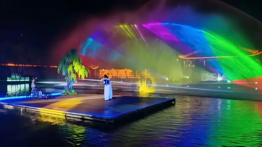 南浔夜宴湖心水幕彩虹光柱夜景