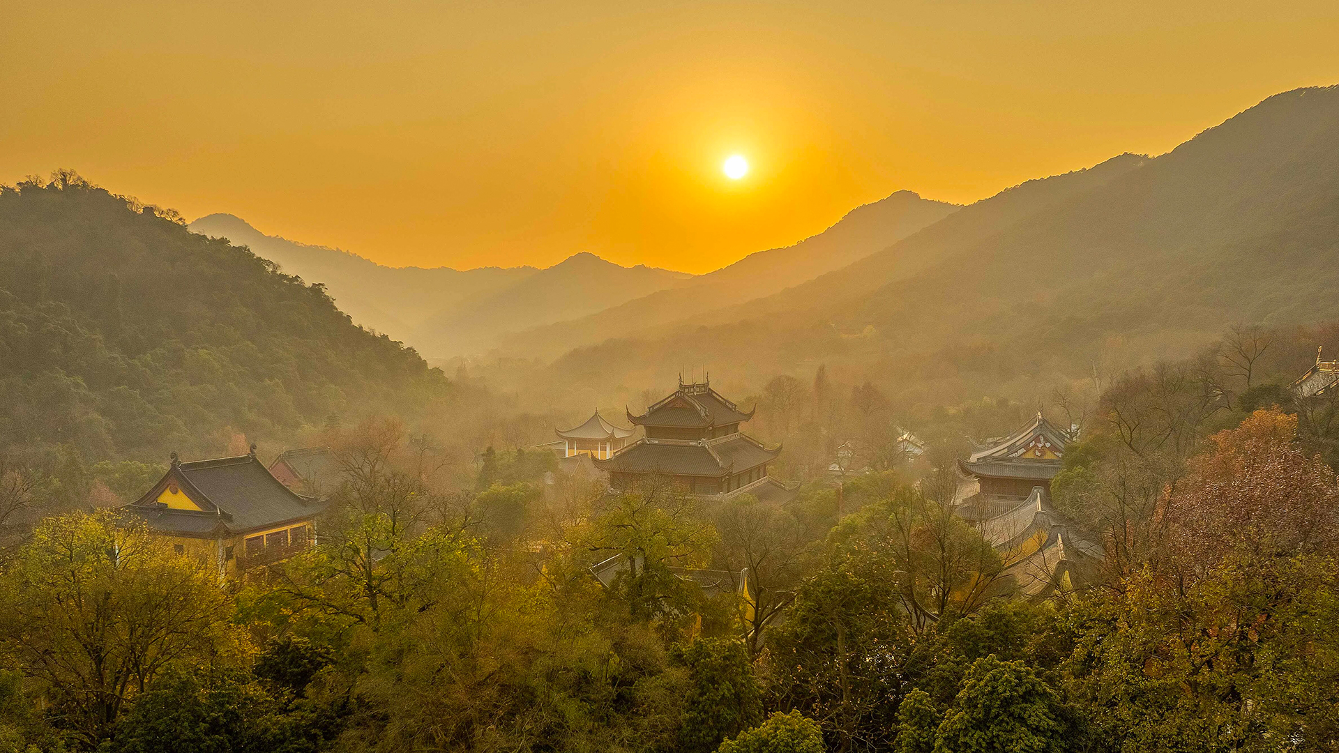 杭州灵隐寺由来 | 揭秘千年古刹灵隐寺的前世今生，解开灵隐寺为什么这么“灵”的秘密！