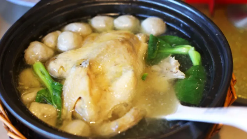 草鸡三味圆汤砂锅整鸡肉圆