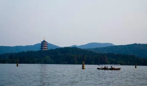 如何一天逛遍西湖精华?不绕路不踩雷的西湖一日游最佳路线
