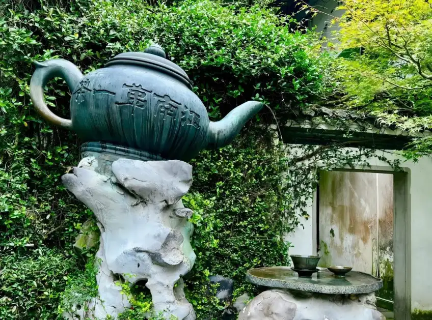 中国茶叶博物馆江南第一茶茶壶喷泉