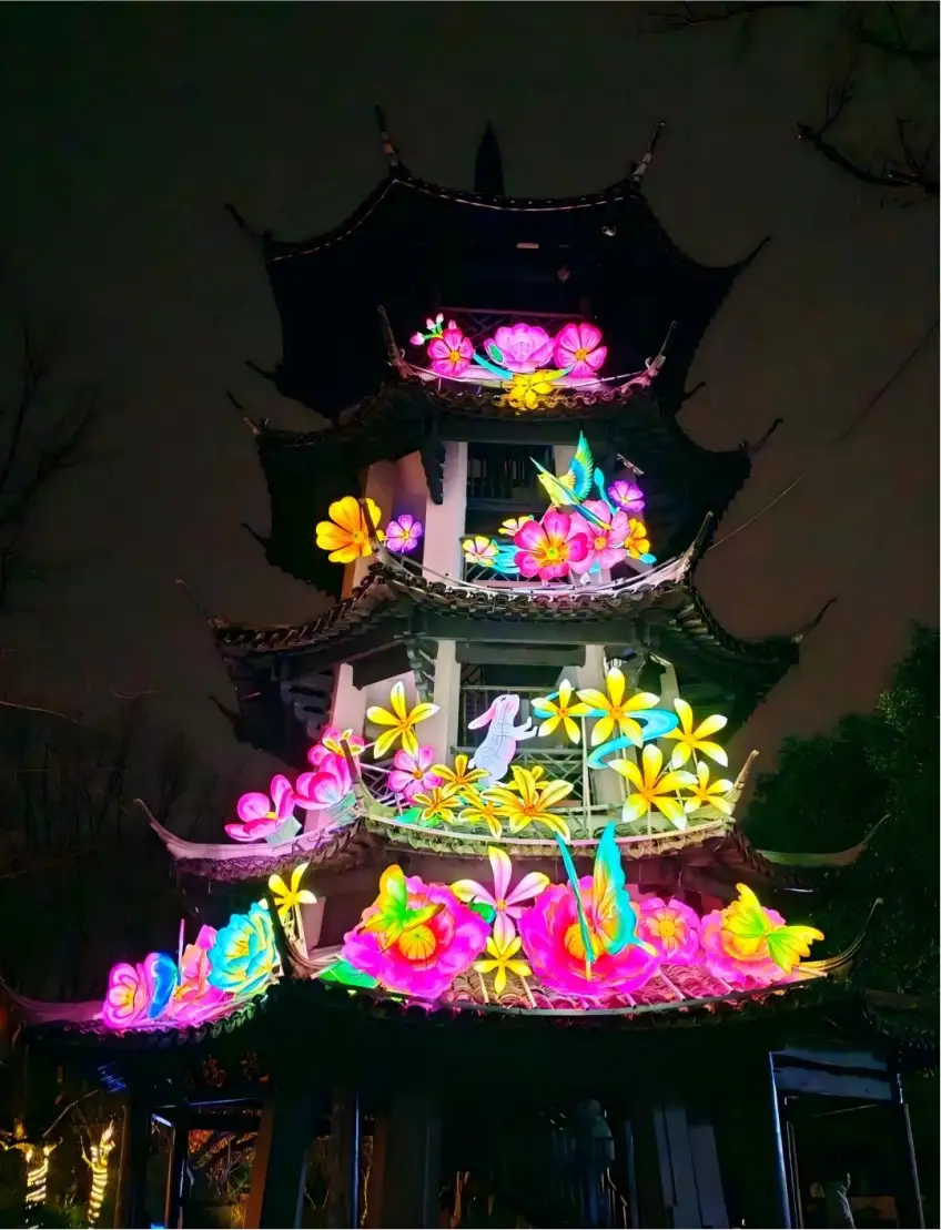 河渚塔多层飞檐挂花灯兔灯夜景