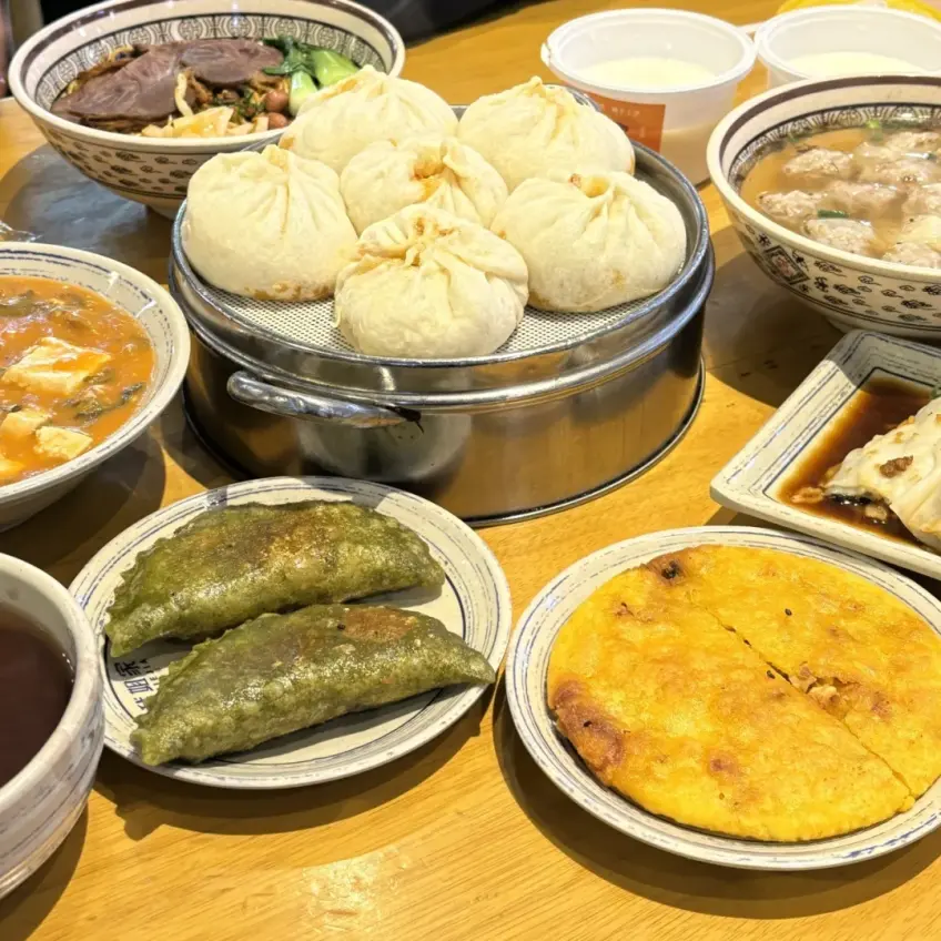 米粿配豆漿早餐拼桌示意