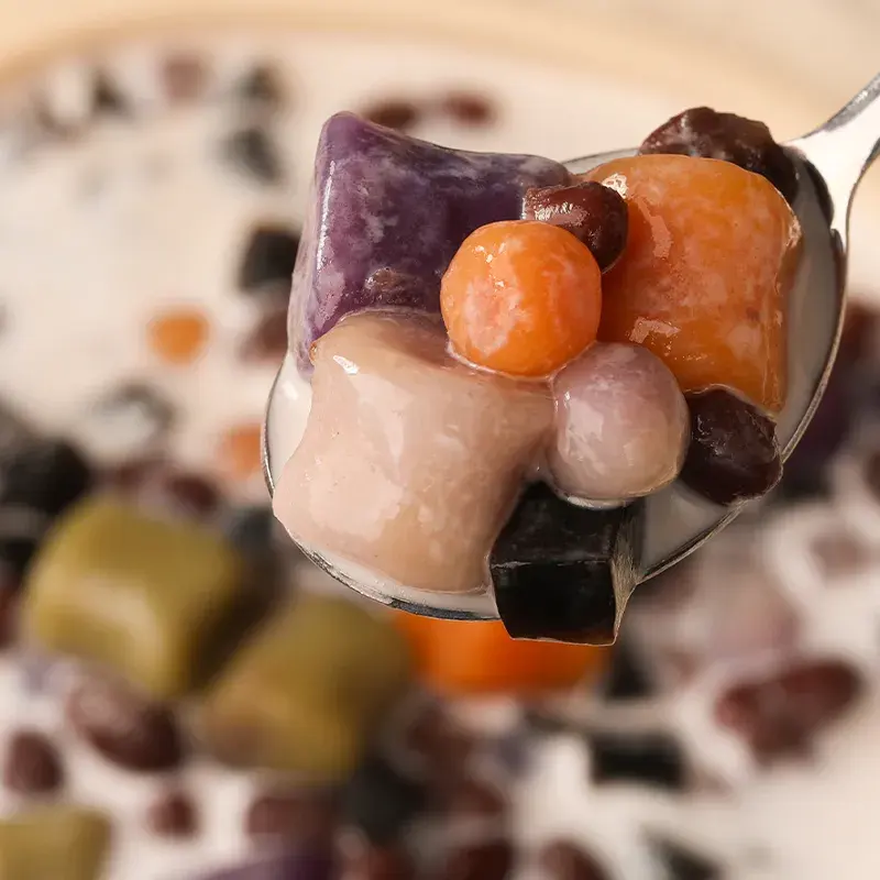椰汁奶香芋圆红豆草饼勺起