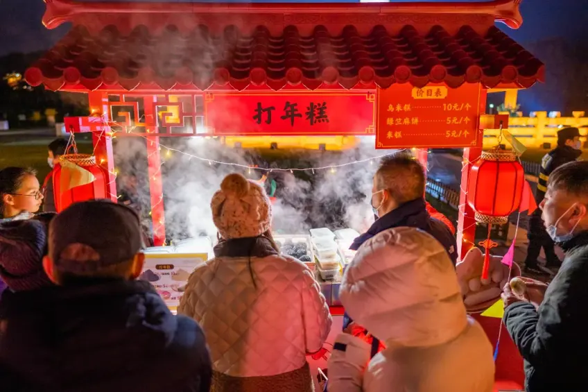 灵山新春市集非遗糕点与小吃摊位
