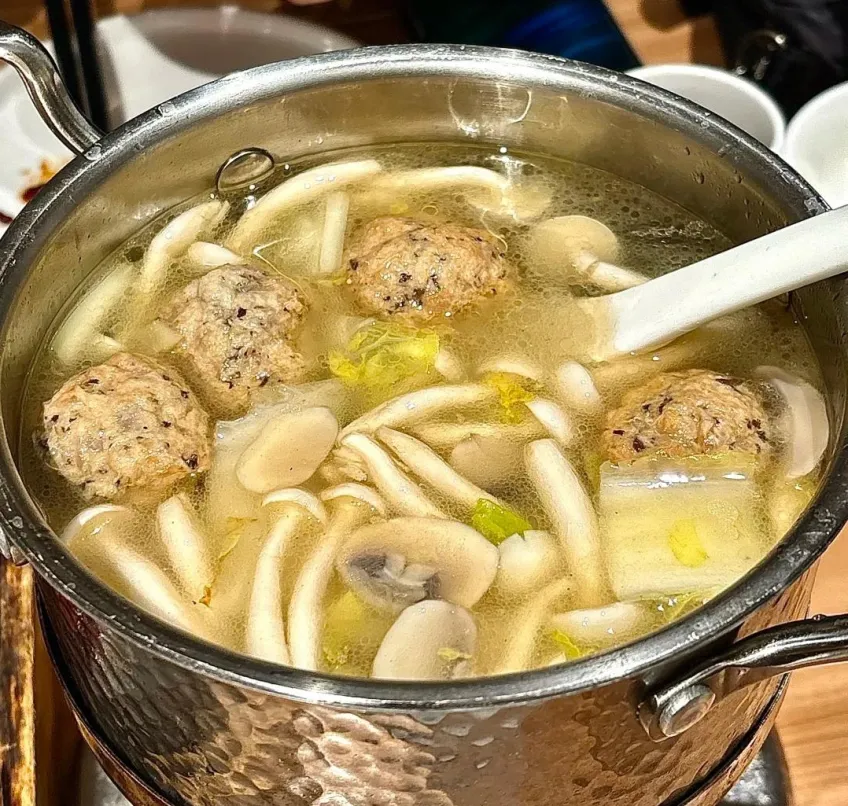 素食馆罗汉斋菌菇笋片炖菜