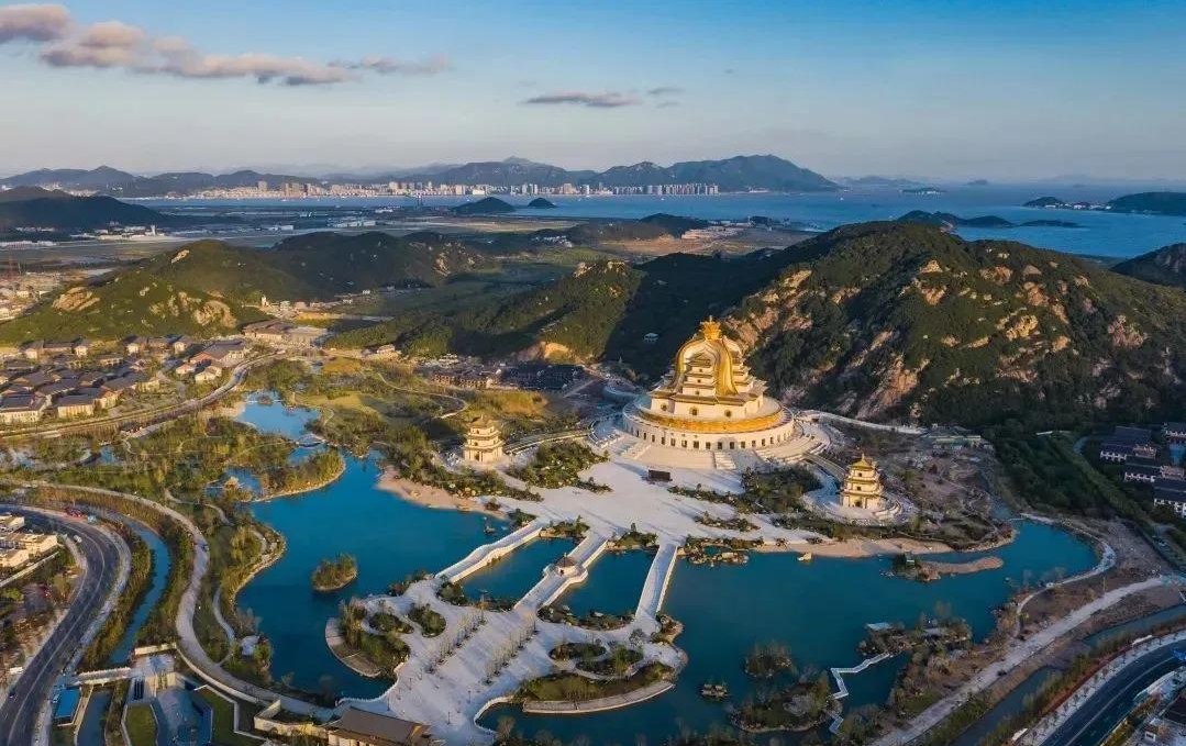 普陀山不止有寺庙！这份看海攻略告诉你，中国佛国海岸线有多惊艳！