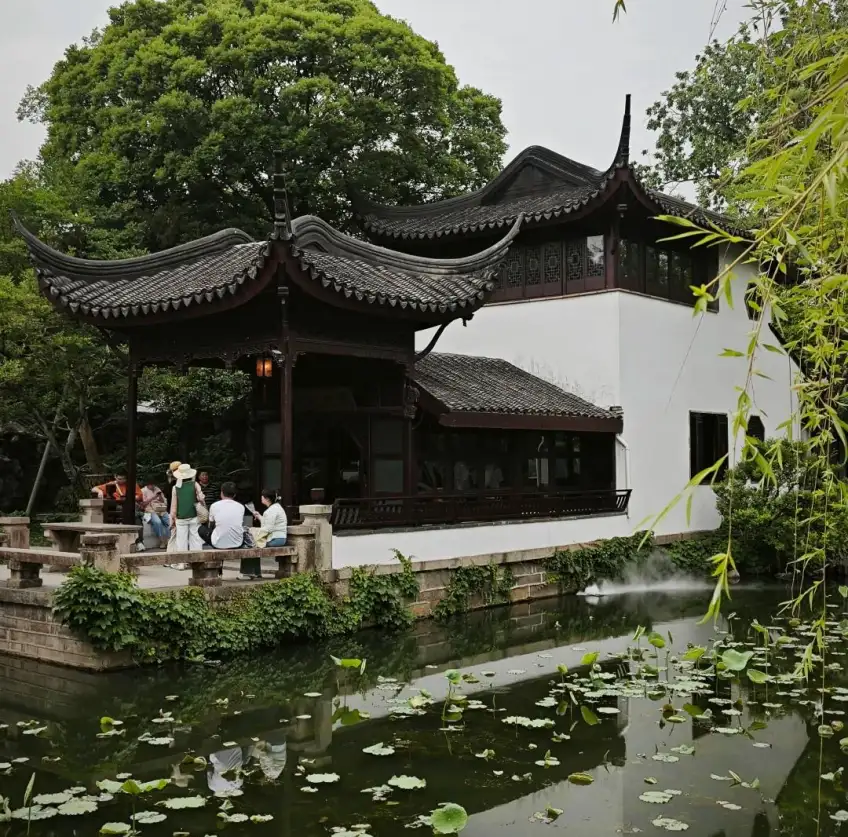 拙政园香洲石舫旱船临池全景
