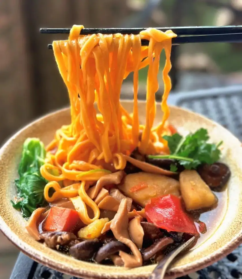 韬光寺素面特写菌菇青菜配菜