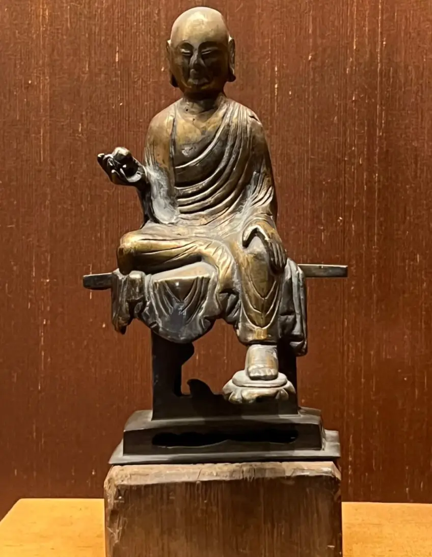 瑞光塔出土宋代铜佛坐像展陈
