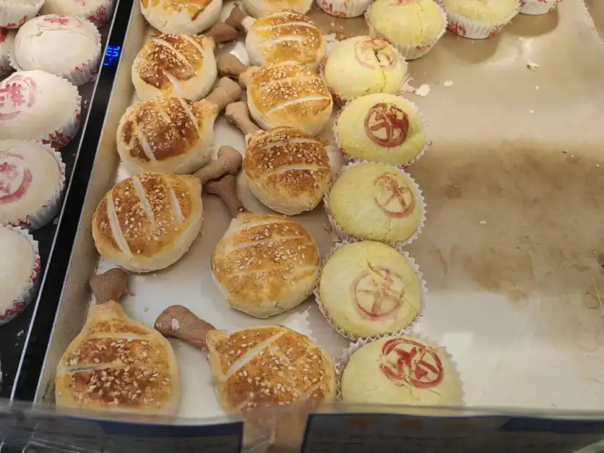 邵萬生乾燒芝士雞腿酥櫃檯陳列