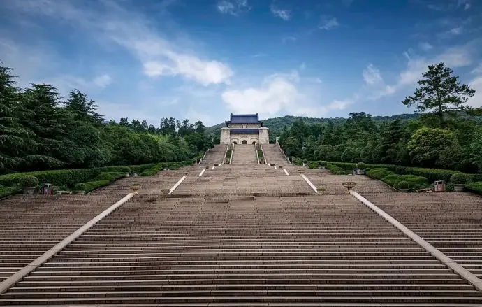 陵门