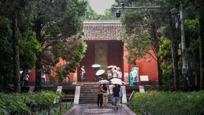 碑殿石碑