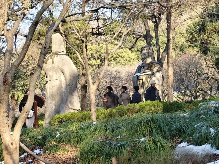 明孝陵翁仲路文臣武将石像
