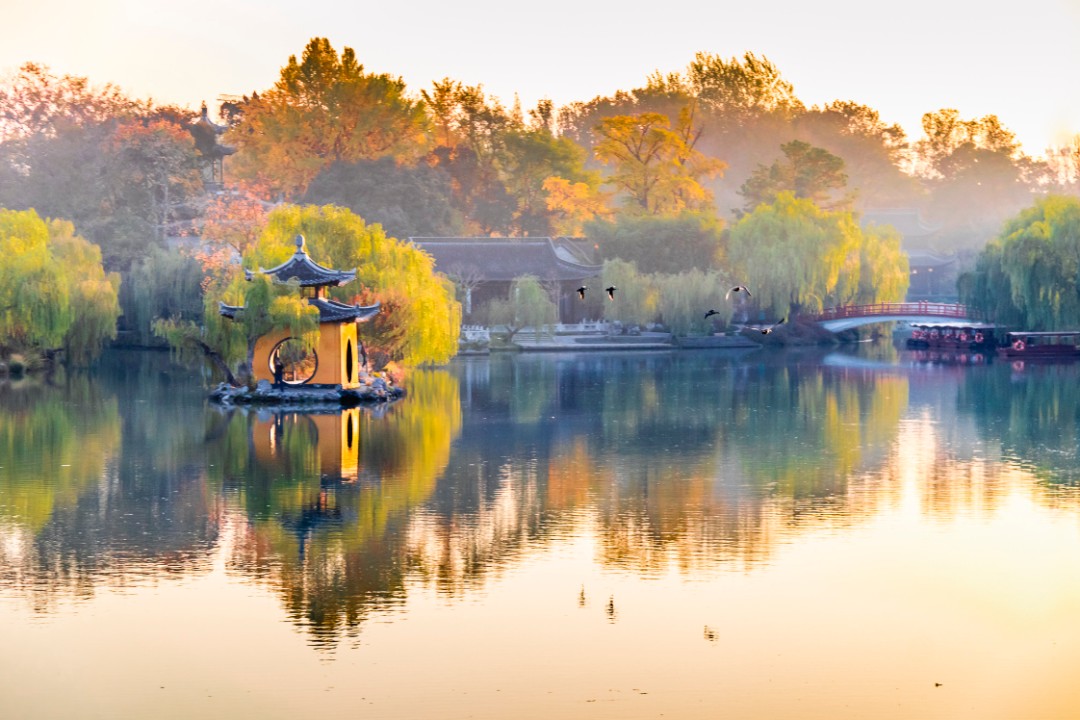 扬州一日游攻略:这条攻略带你从瘦西湖开始游览至大明寺，领略扬州独特风光