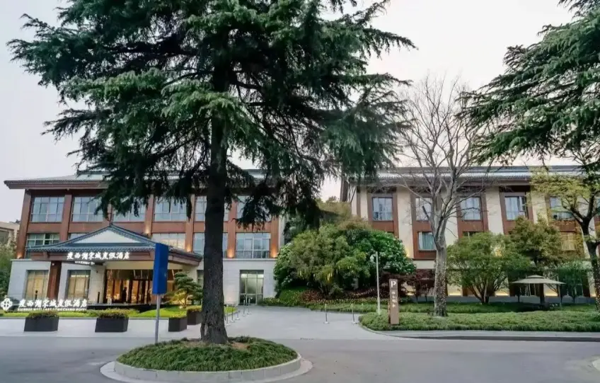 瘦西湖宋城度假酒店外立面一角