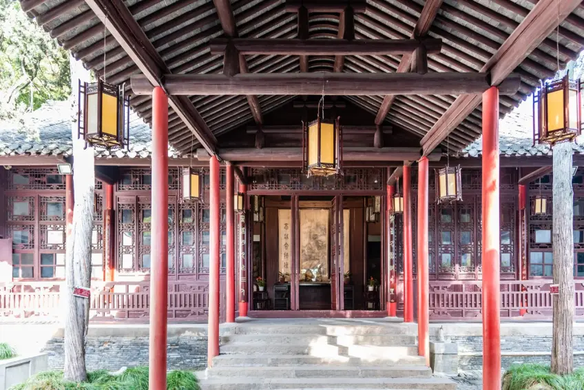 大明寺谷林堂红柱廊轩外景色