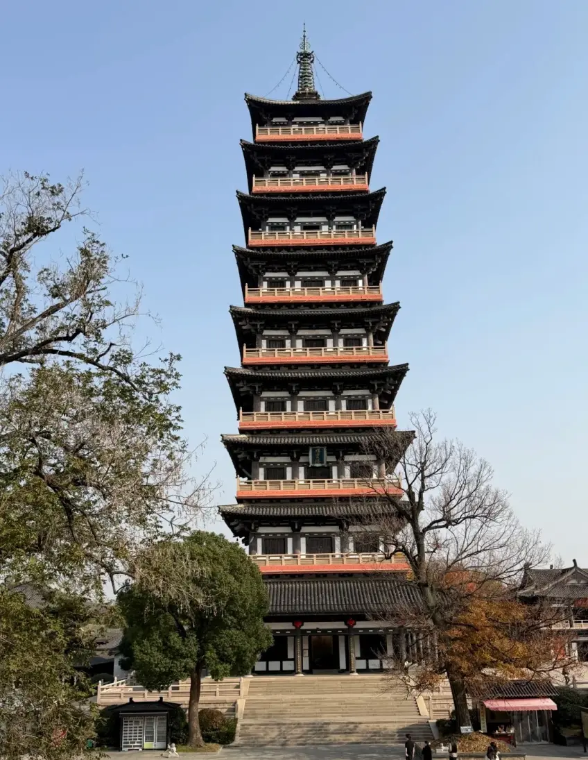 大明寺栖灵塔石阶仰拍竖构图