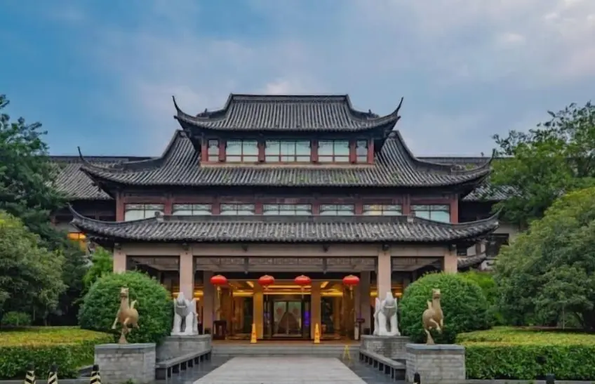 扬州瘦西湖汇璟酒店古典门楼外景