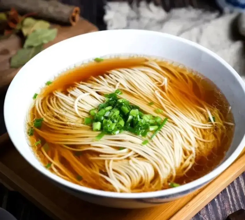 阳春面清汤细面成品图