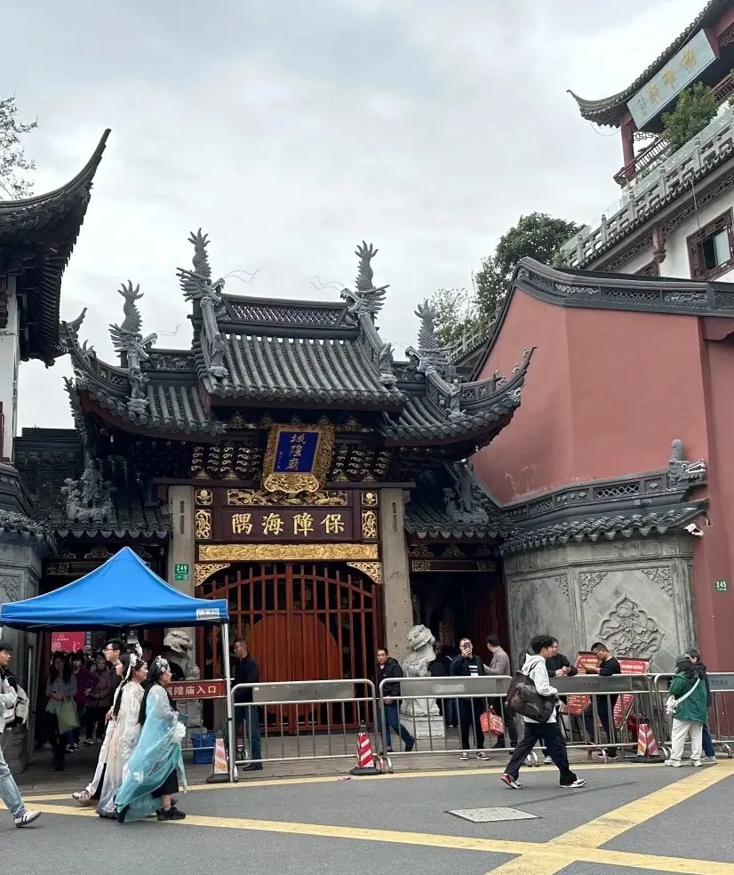 红墙牌坊保障海隅匾示意