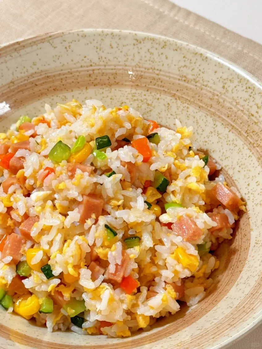 扬州炒饭粒粒分明示意