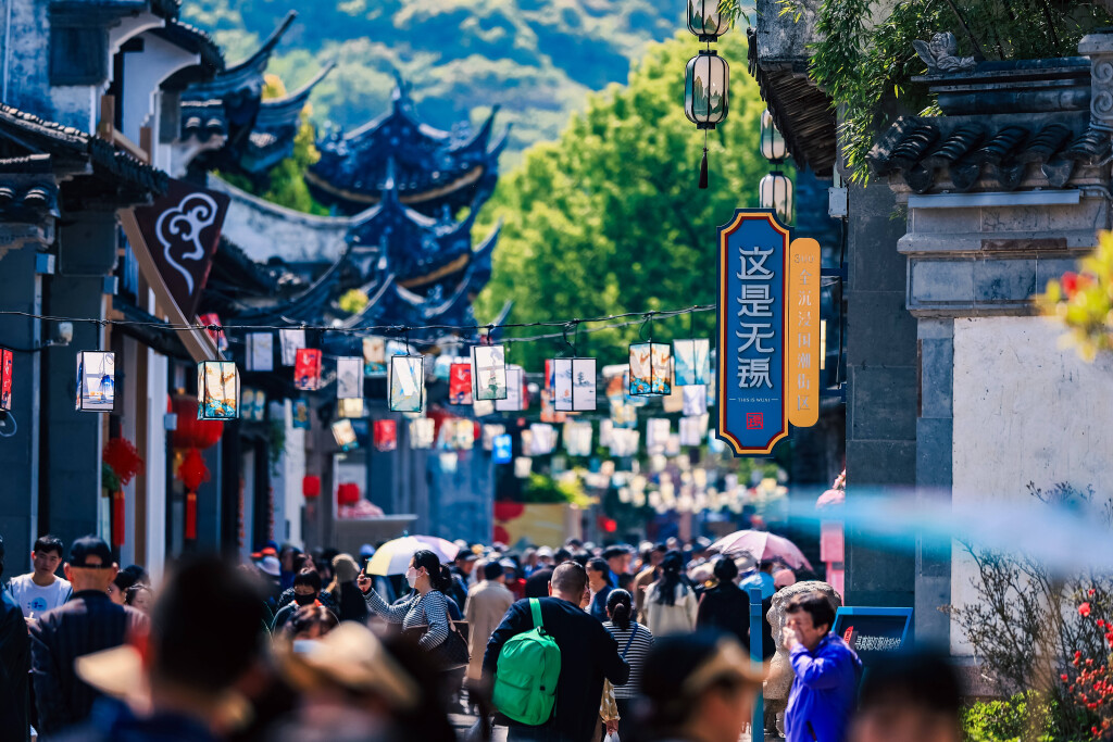 无锡惠山古镇美食攻略：惠山豆腐花、惠山油酥饼、二泉园老菜馆打卡指南