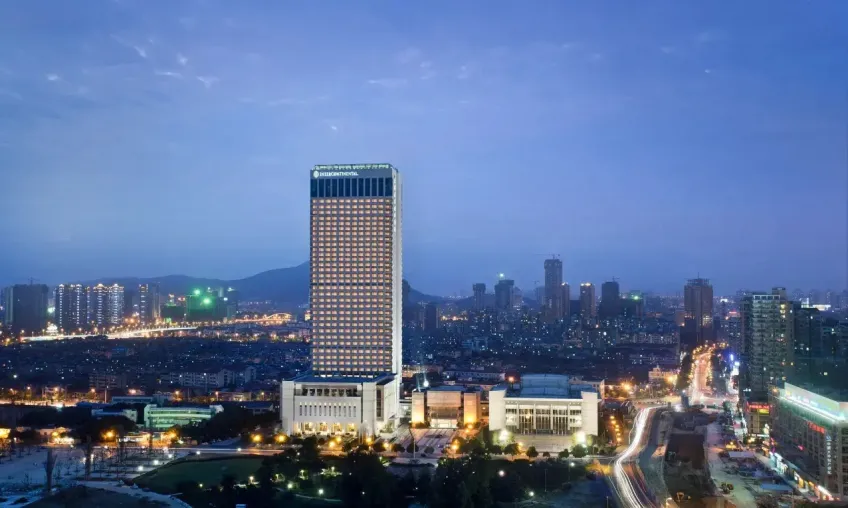 洲際夜景INTERCONTINENTAL字樣