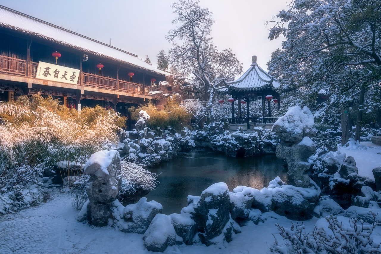 扬州个园一日游全攻略：从四季假山到盐商宅邸，把这座清代私家园林的精华逛个遍