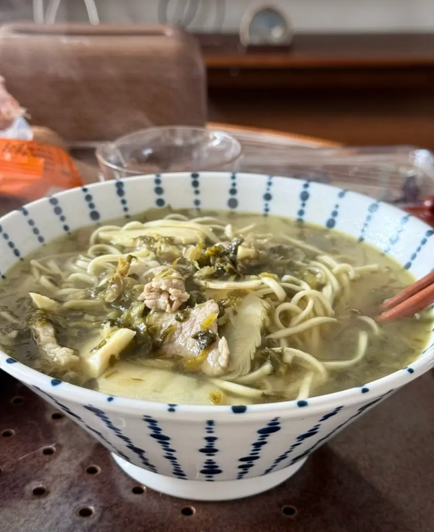蓝点纹碗片儿川笋片雪菜