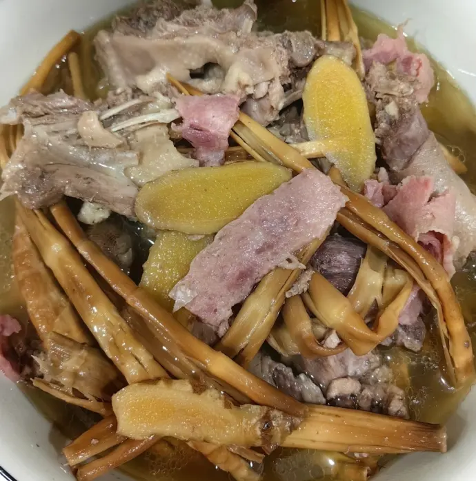笋干老鸭煲