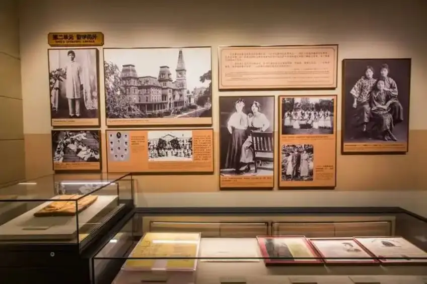 宋慶齡文物館肖像展牆橫圖