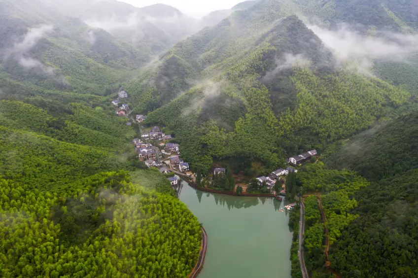 莫干山大坑一帶山色遠眺