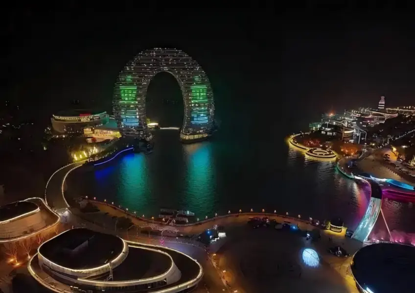 湖州月亮湾月亮酒店夜景灯光全景