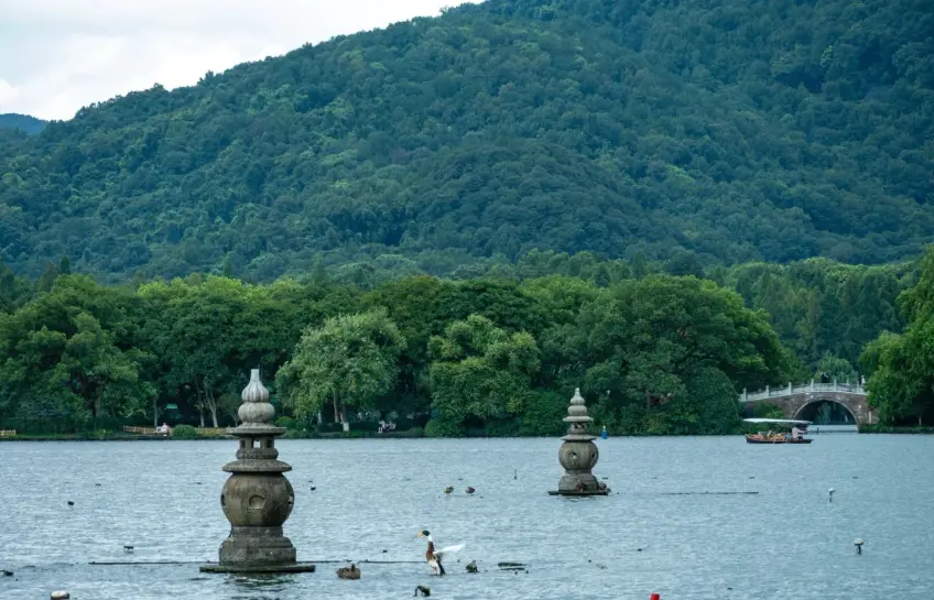 西湖三潭印月湖心島遠眺