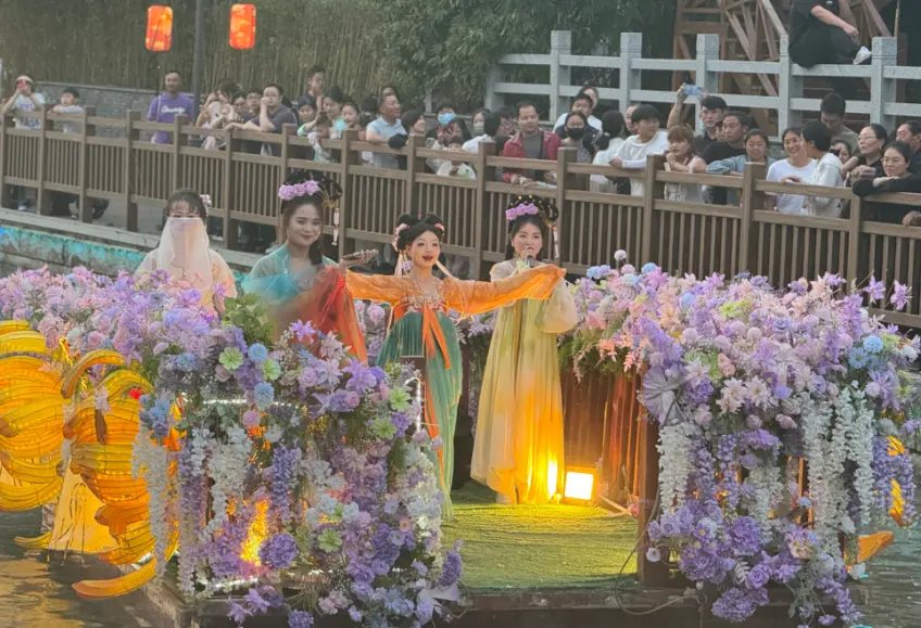 河下古鎮花船對唱花燈橫圖