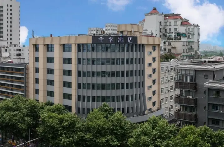 南湖周边全季酒店外观