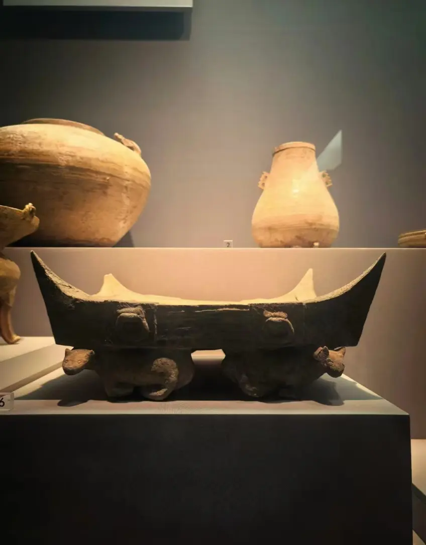 南京博物院远古陶器展陈