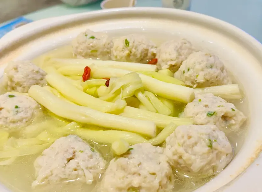 钦工肉圆装盘近景