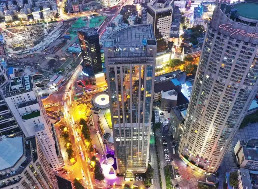 南京钟山索菲特银河大酒店夜景外观