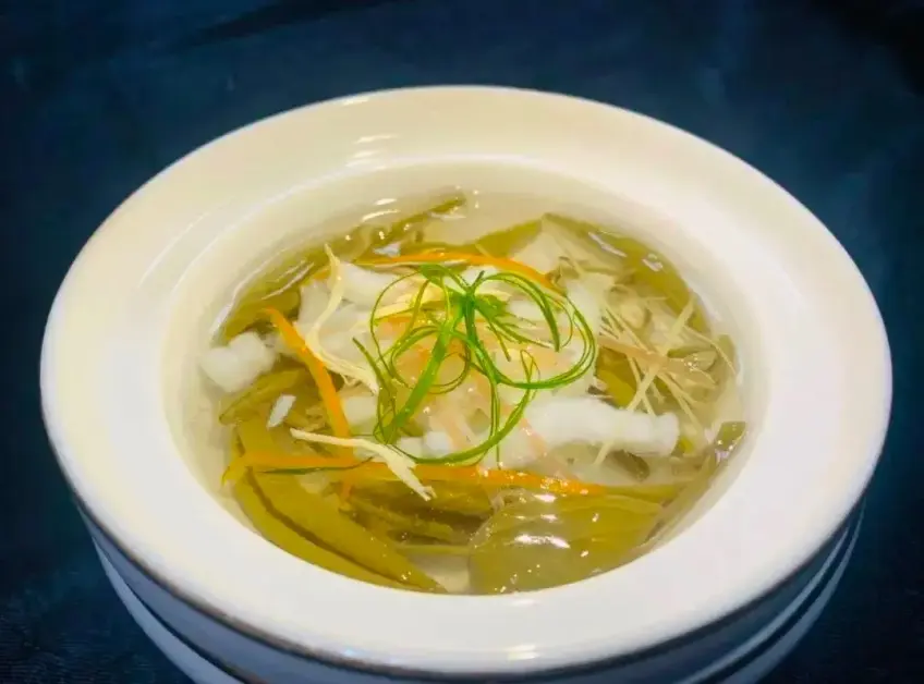 西湖莼菜汤鸡丝火腿丝清汤