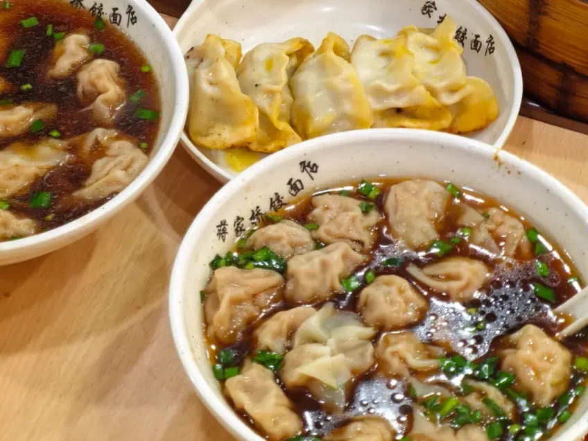 饺面店馄饨锅贴一桌景