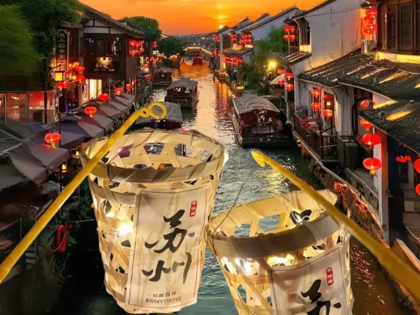 山塘街竹编灯笼运河晚霞游船