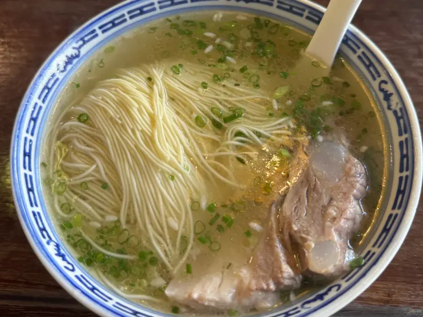 枫镇大肉面红汤与焖肉