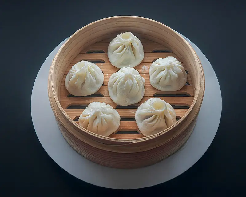 竹蒸笼六只褶尖苏式小笼包