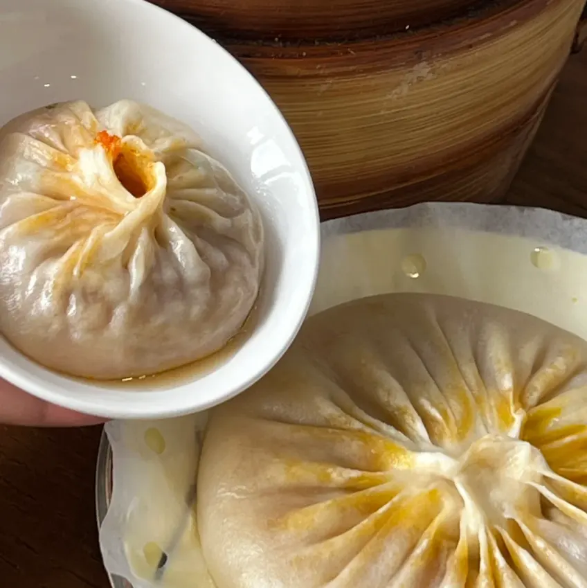 苏州蟹黄汤包特写
