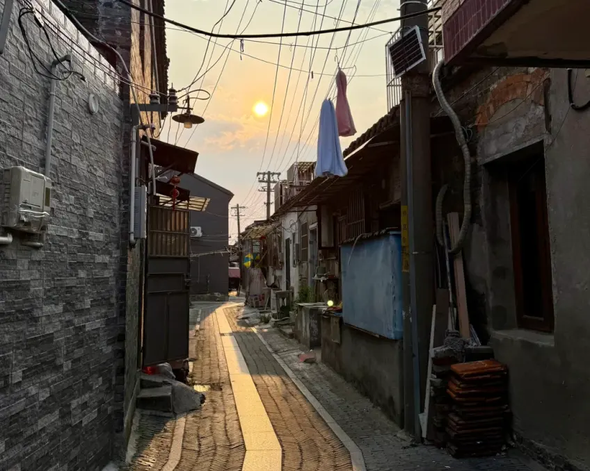 窄巷地面透视老街街景