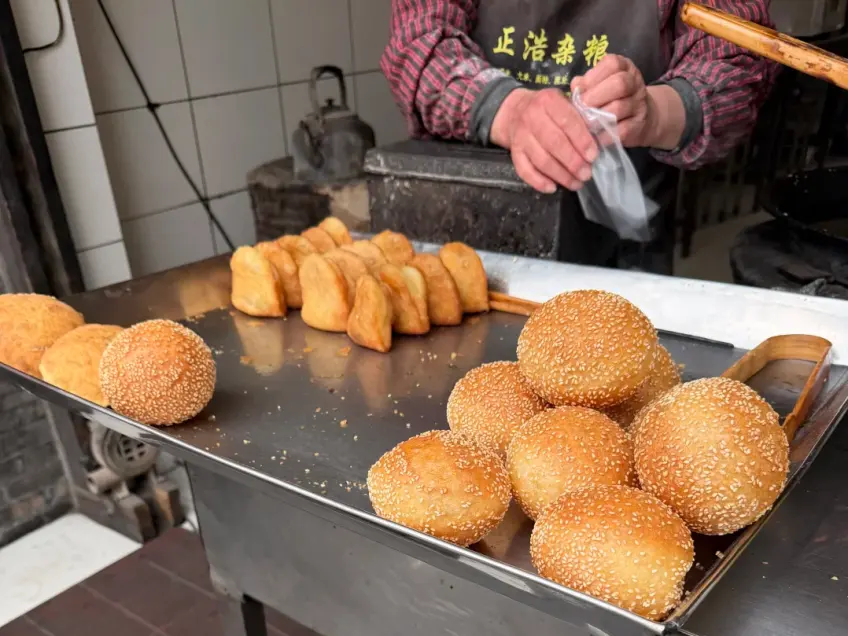 芝麻外皮香脆麻团特写