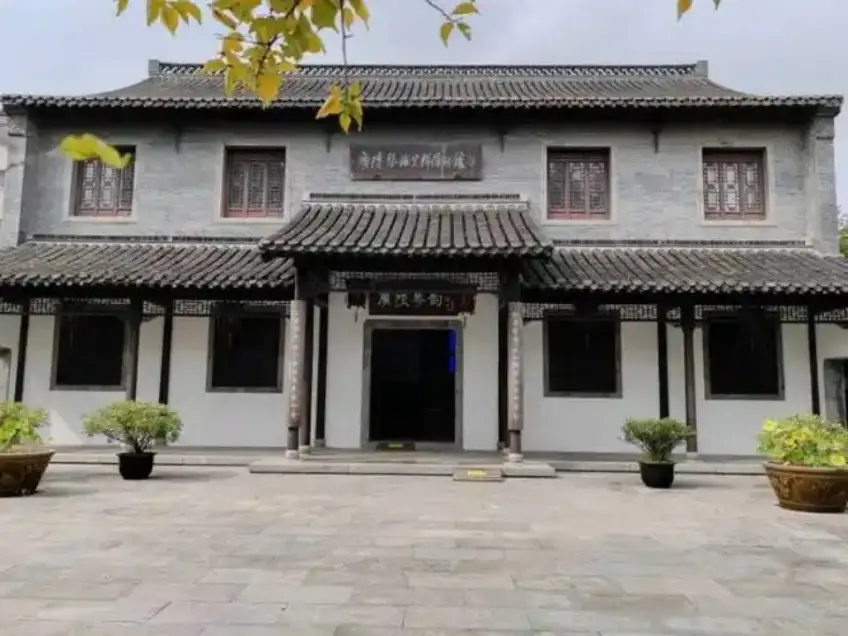 广陵琴派史料馆灰砖二层院落外景